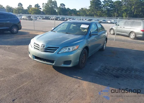 2011 Toyota Camry Le z USA, uszkodzony, nr VIN 4T1BF3EK1BU638932